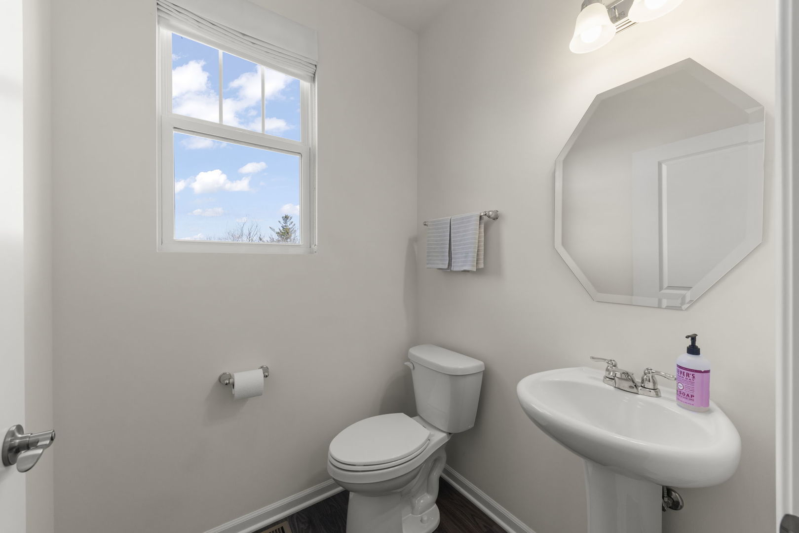 941 Coletta Circle, Naperville, IL 60563