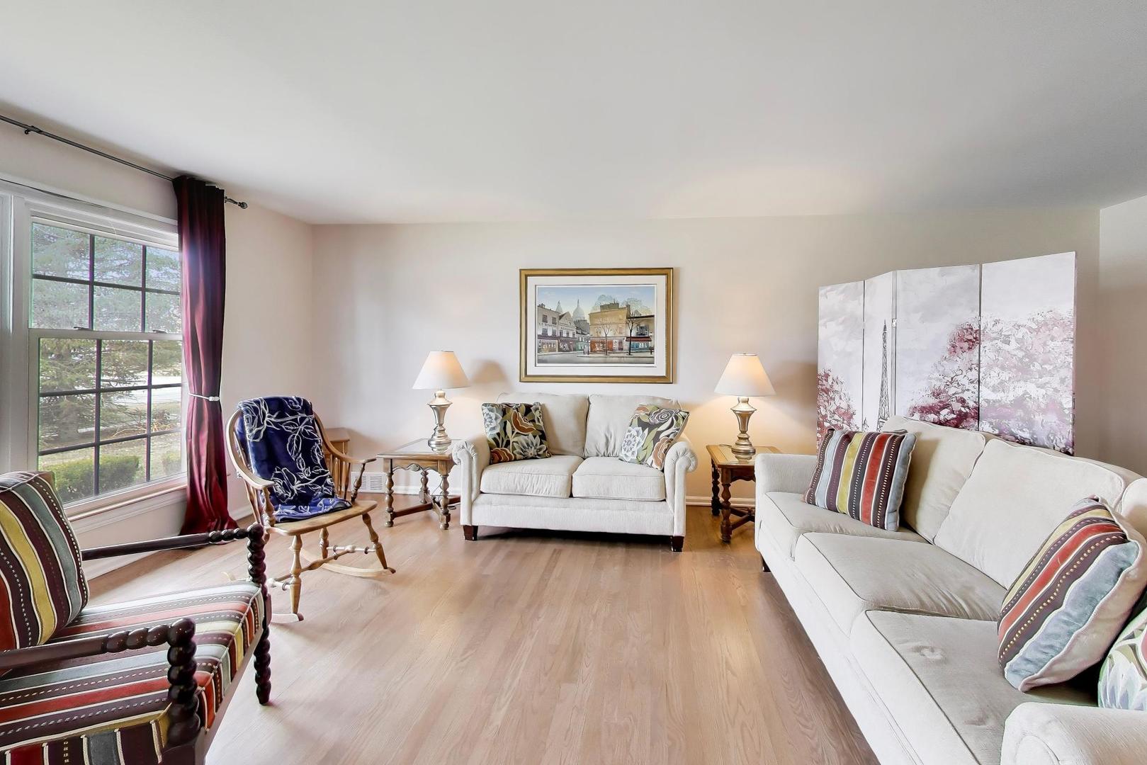 2013 N Windsor Drive, Arlington Heights, IL 60004