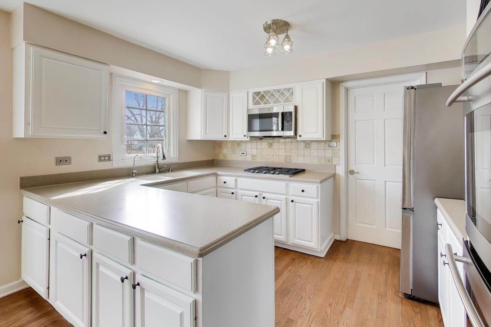 2013 N Windsor Drive, Arlington Heights, IL 60004