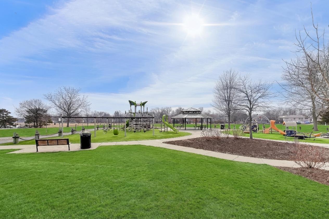 2013 N Windsor Drive, Arlington Heights, IL 60004