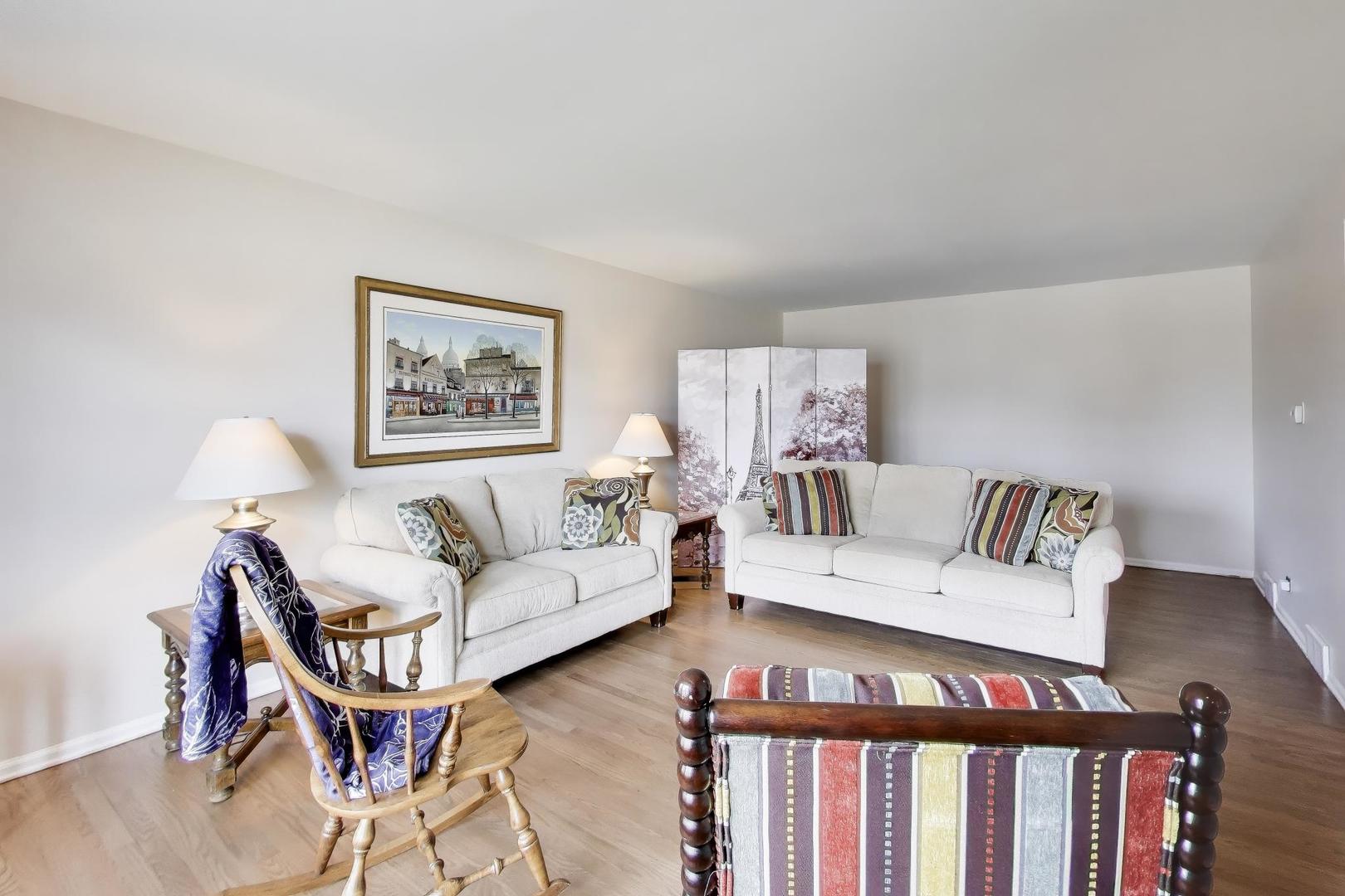 2013 N Windsor Drive, Arlington Heights, IL 60004