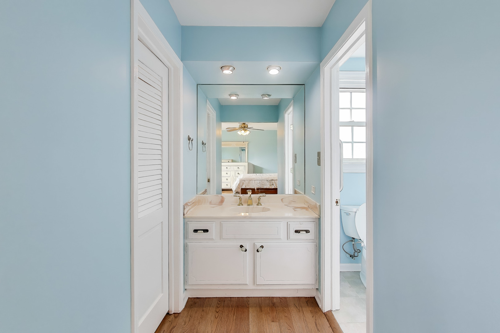 2013 N Windsor Drive, Arlington Heights, IL 60004