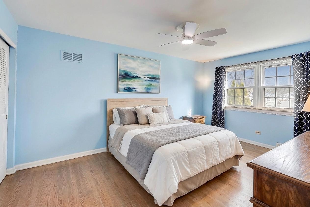 2013 N Windsor Drive, Arlington Heights, IL 60004