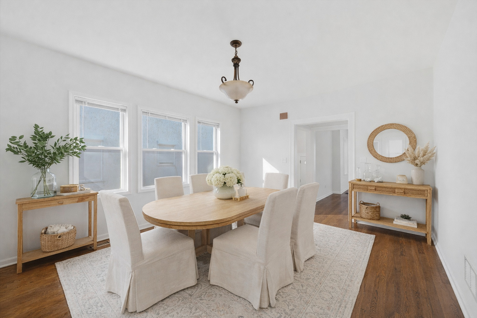 8233 S Harper Avenue, Chicago, IL 60619