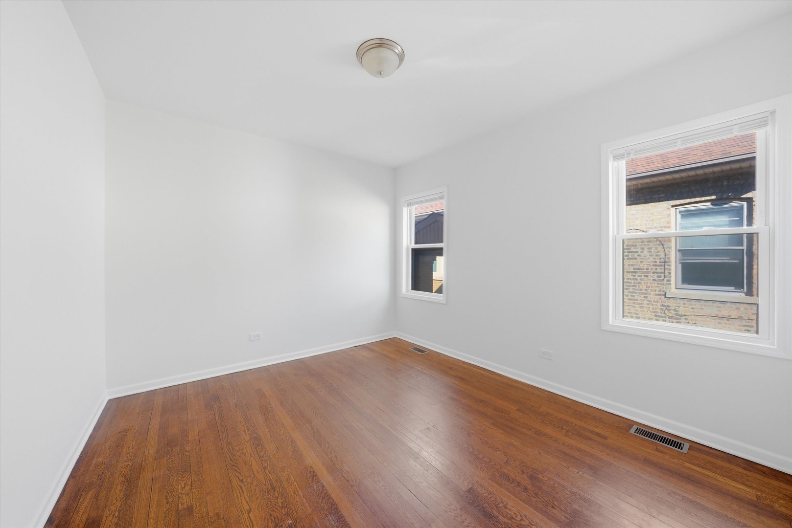 8233 S Harper Avenue, Chicago, IL 60619