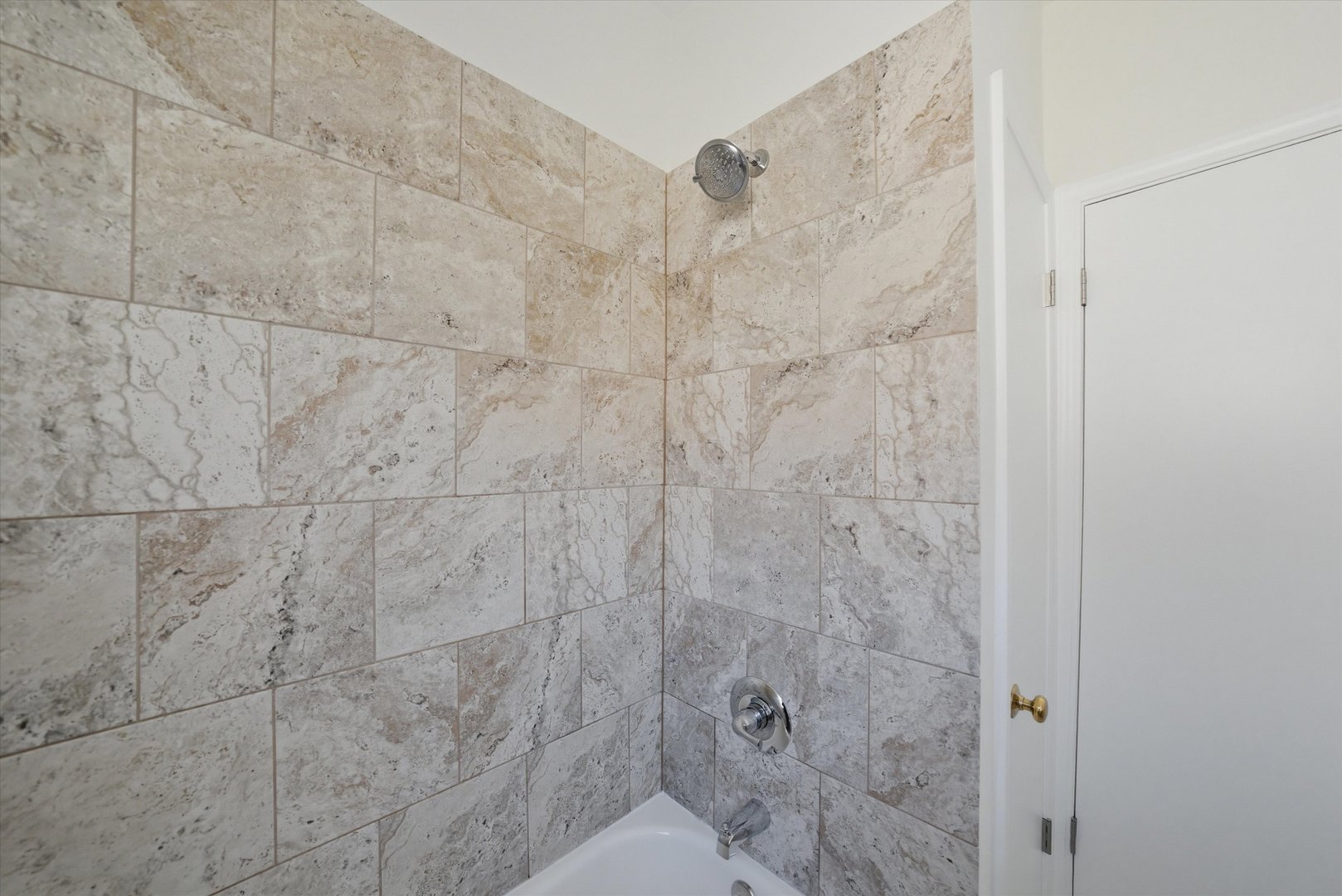 8233 S Harper Avenue, Chicago, IL 60619