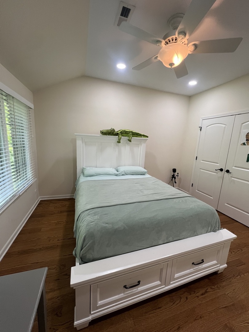 1231 Caroline Court, Vernon Hills, IL 60061