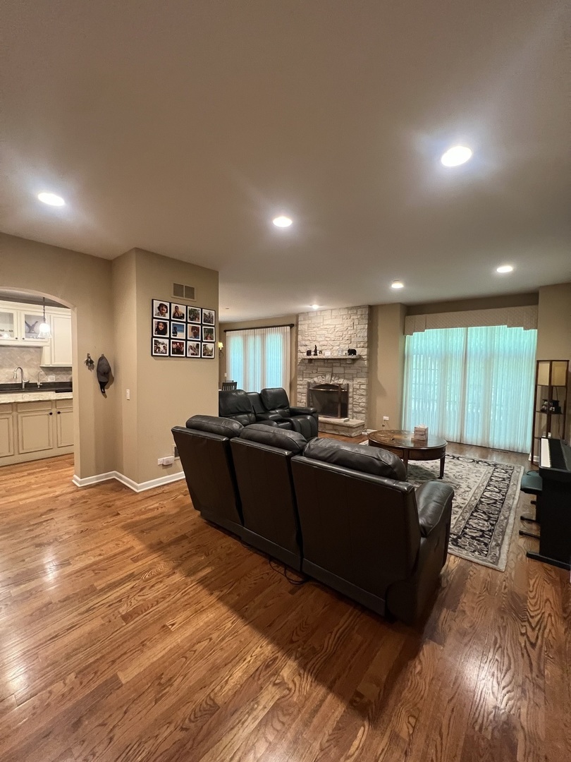1231 Caroline Court, Vernon Hills, IL 60061