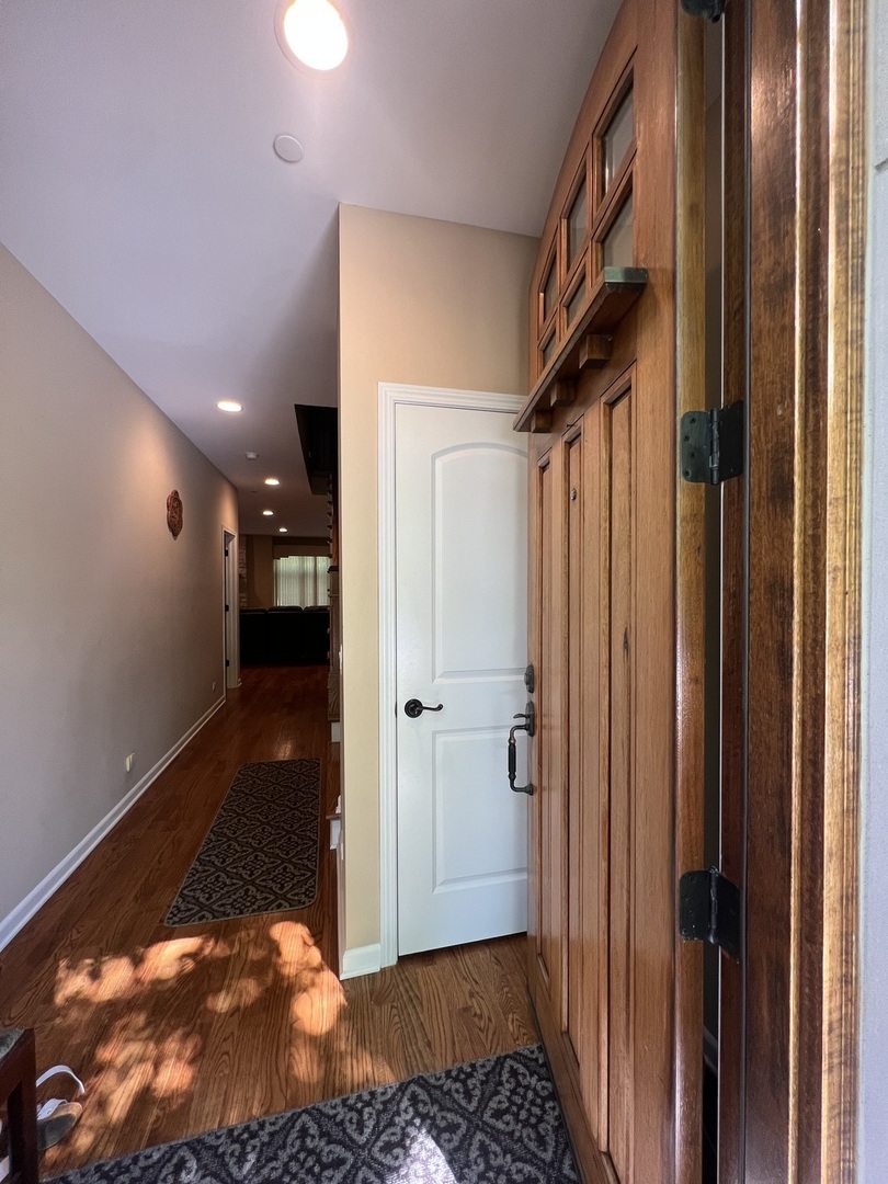 1231 Caroline Court, Vernon Hills, IL 60061