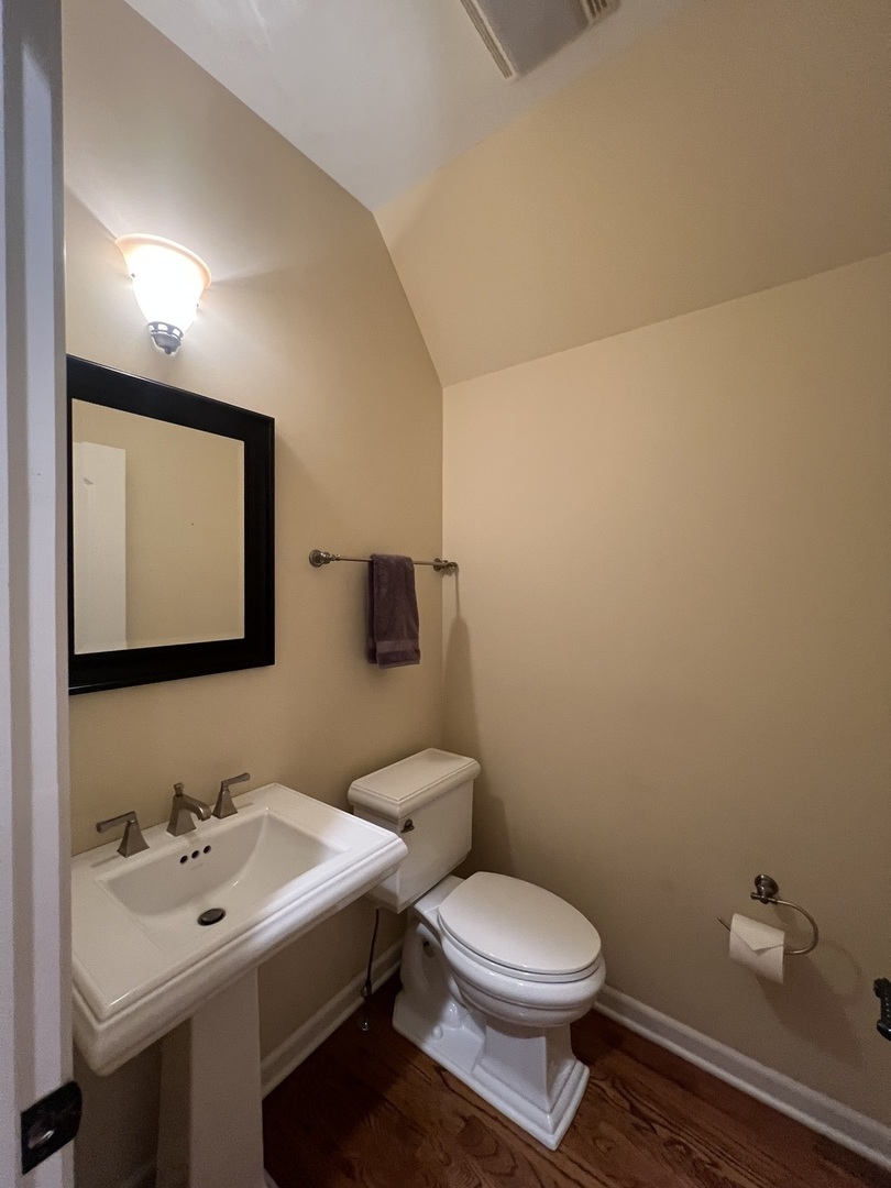 1231 Caroline Court, Vernon Hills, IL 60061