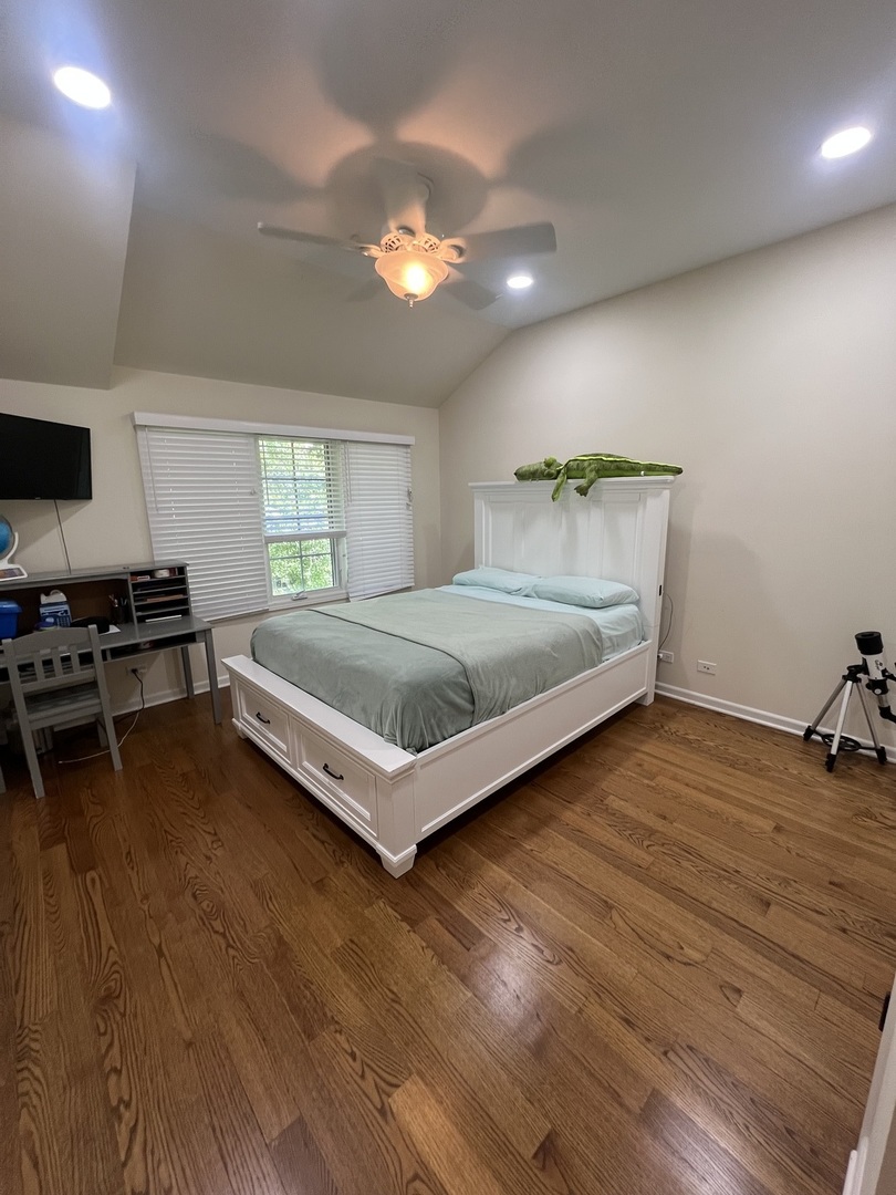 1231 Caroline Court, Vernon Hills, IL 60061