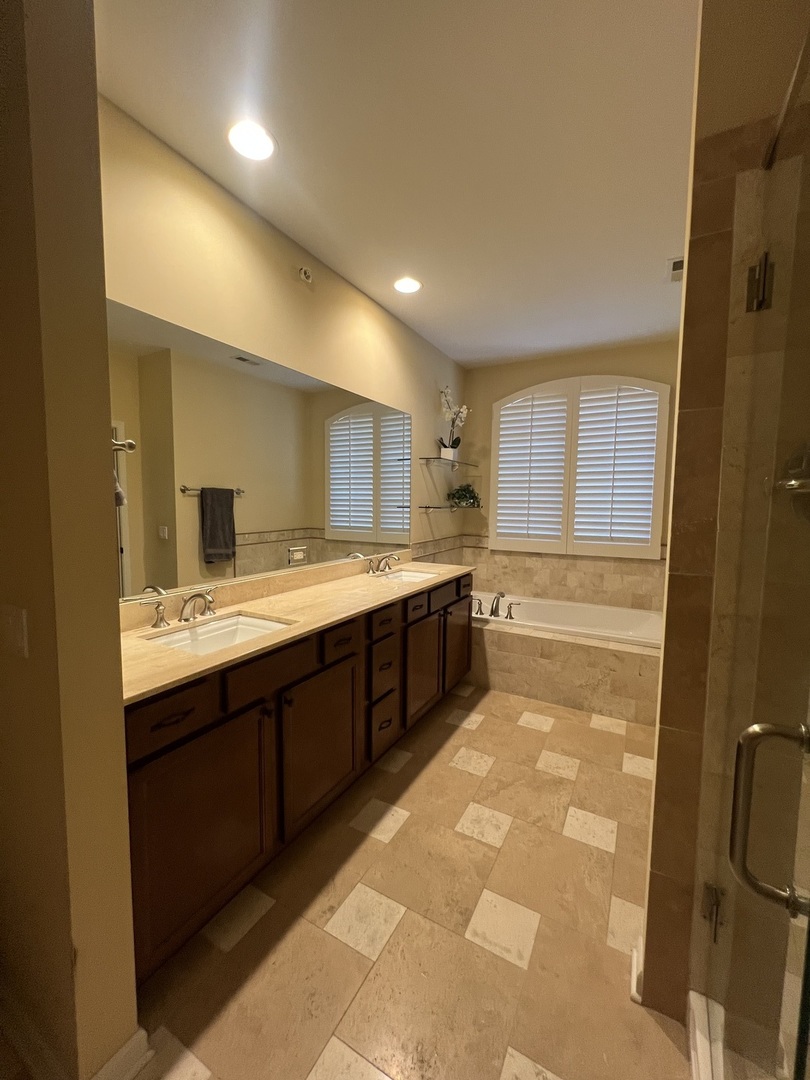 1231 Caroline Court, Vernon Hills, IL 60061