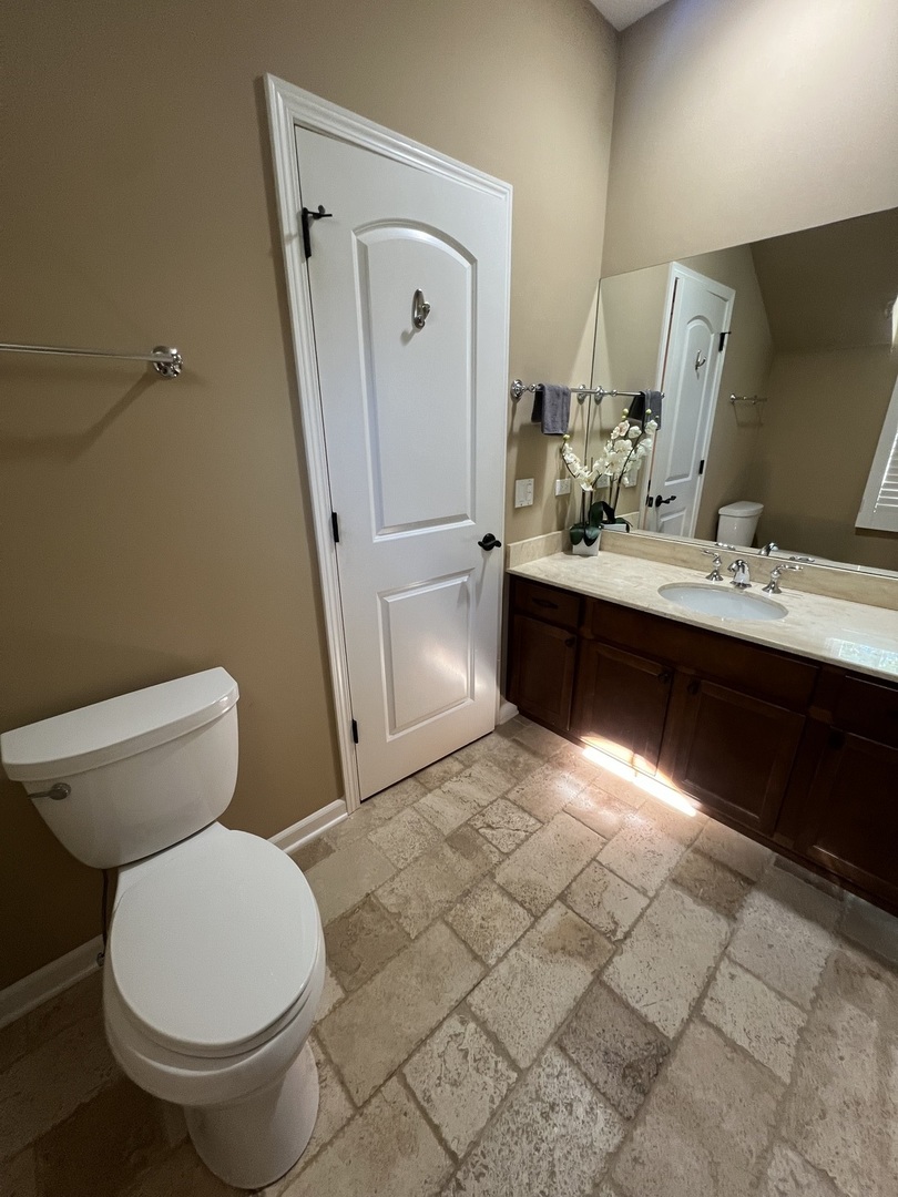 1231 Caroline Court, Vernon Hills, IL 60061