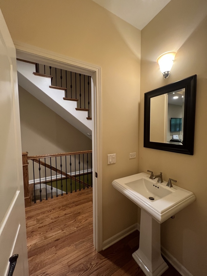 1231 Caroline Court, Vernon Hills, IL 60061