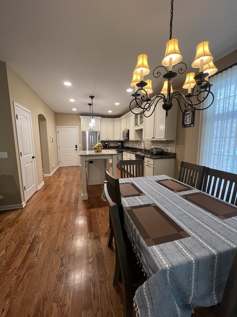 1231 Caroline Court, Vernon Hills, IL 60061