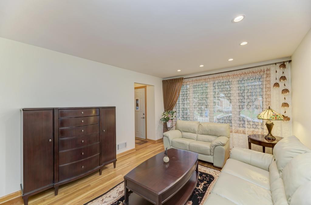 7964 S Tripp Avenue, Chicago, IL 60652