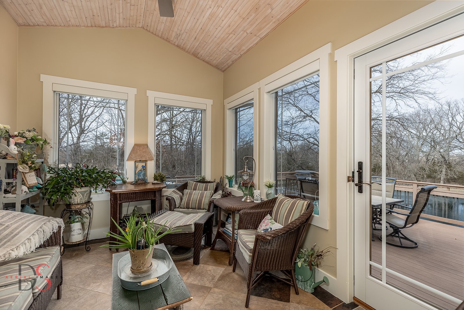 941 N 2150th Road, Ottawa, IL 61348