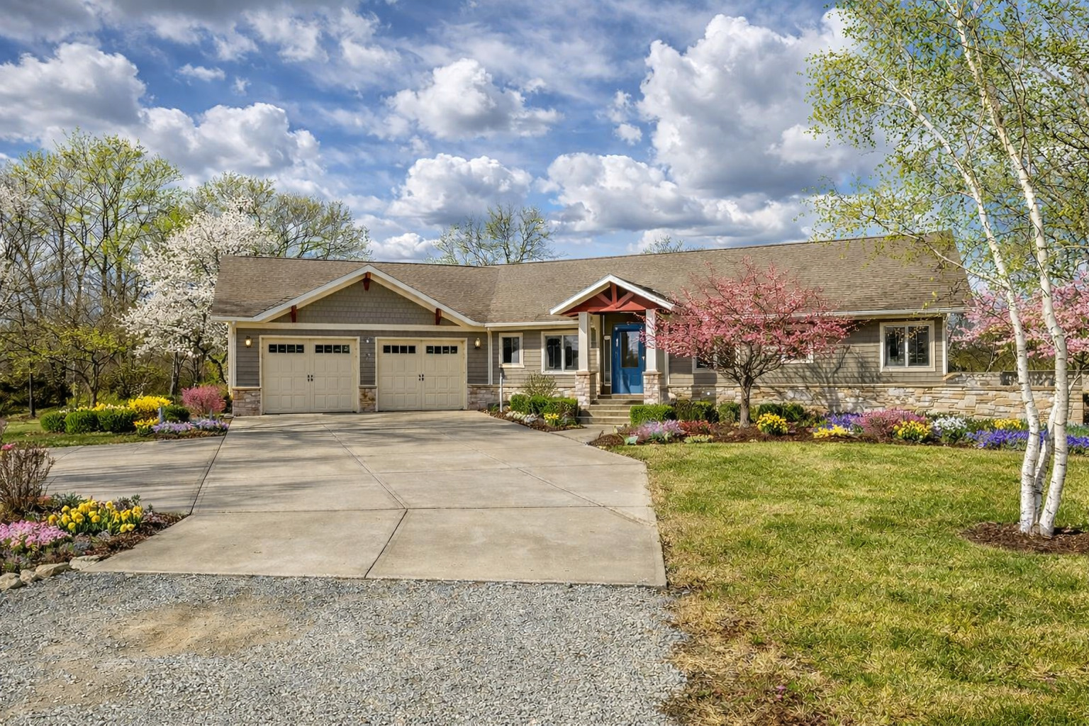 941 N 2150th Road, Ottawa, IL 61348