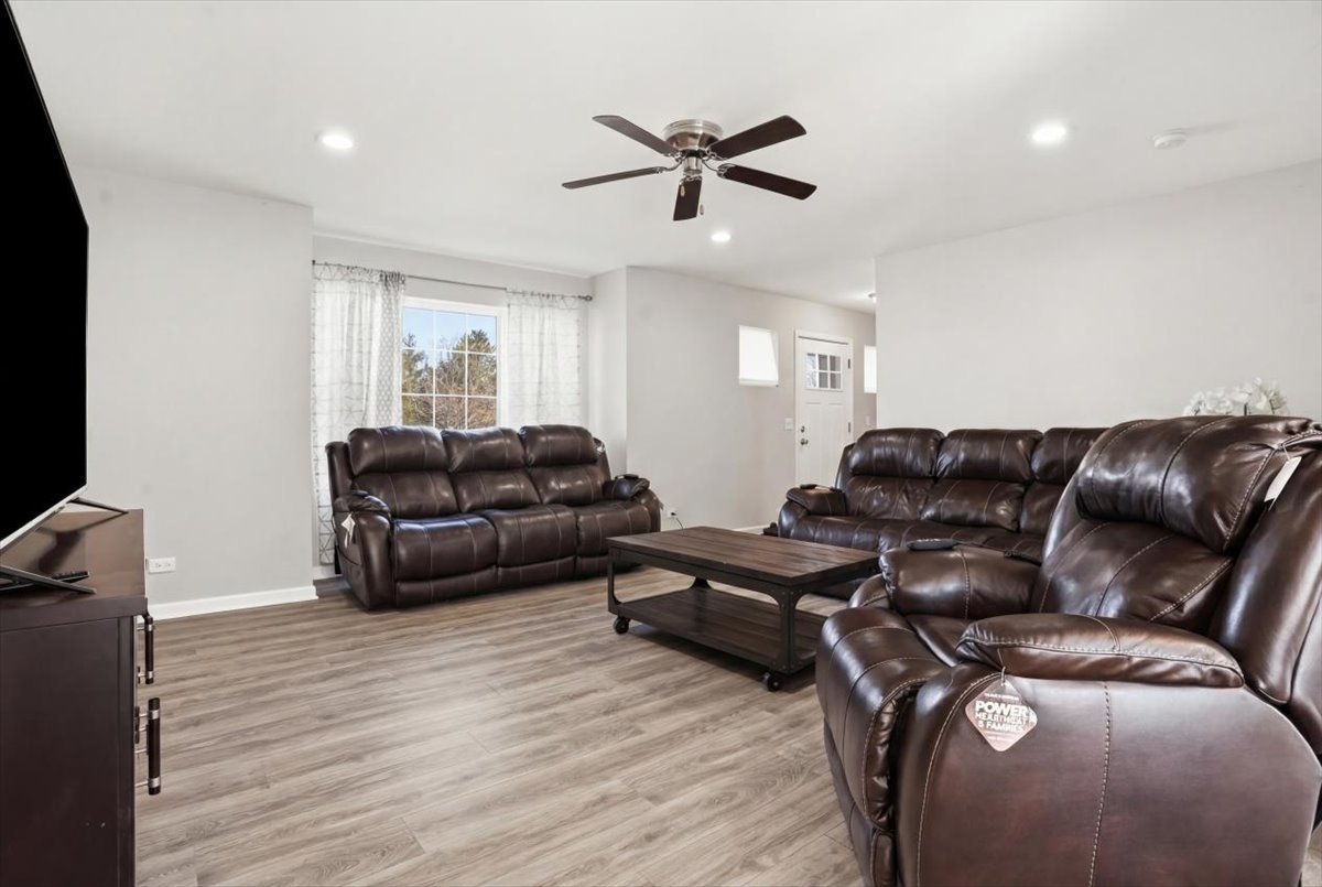 37532 N Amber Way, Lake Villa, IL 60046