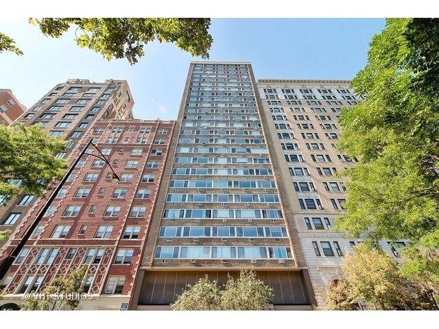 2144 N Lincoln Park West #23B, Chicago, IL 60614