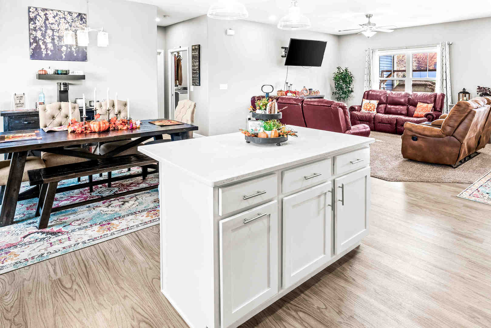 3103 Fox Creek Road, Bloomington, IL 61705