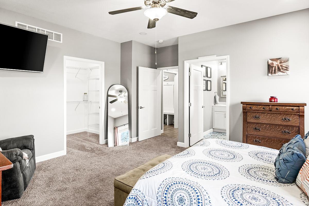 3103 Fox Creek Road, Bloomington, IL 61705