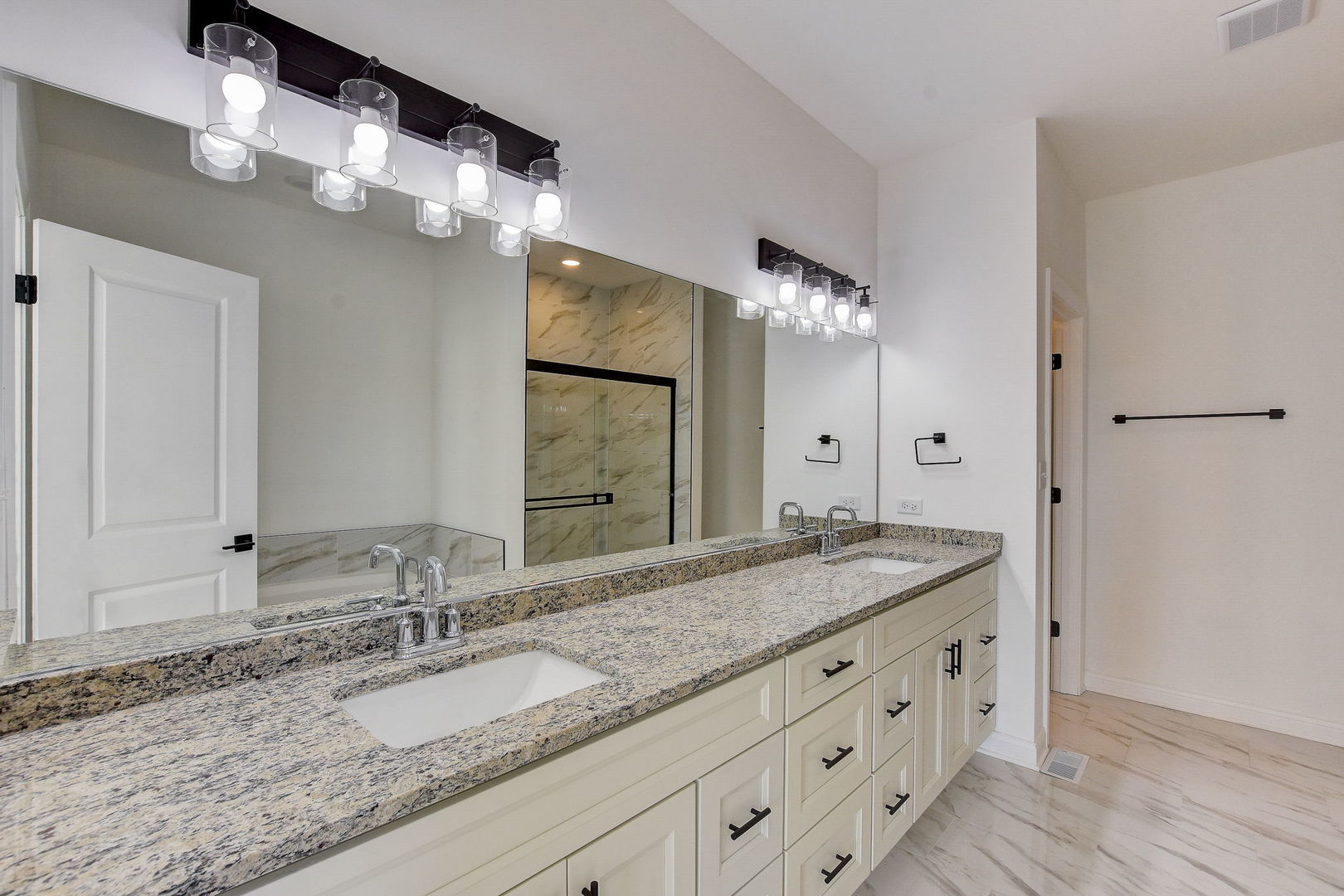 20813 Elwood Street, Lynwood, IL 60411