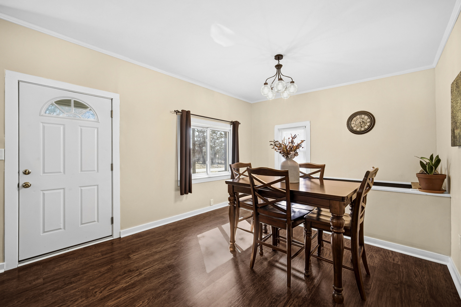 27W726 Central Avenue, Warrenville, IL 60555