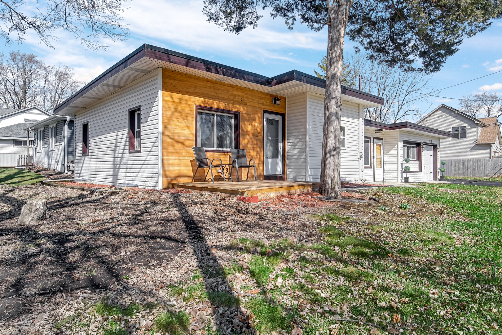 27W726 Central Avenue, Warrenville, IL 60555