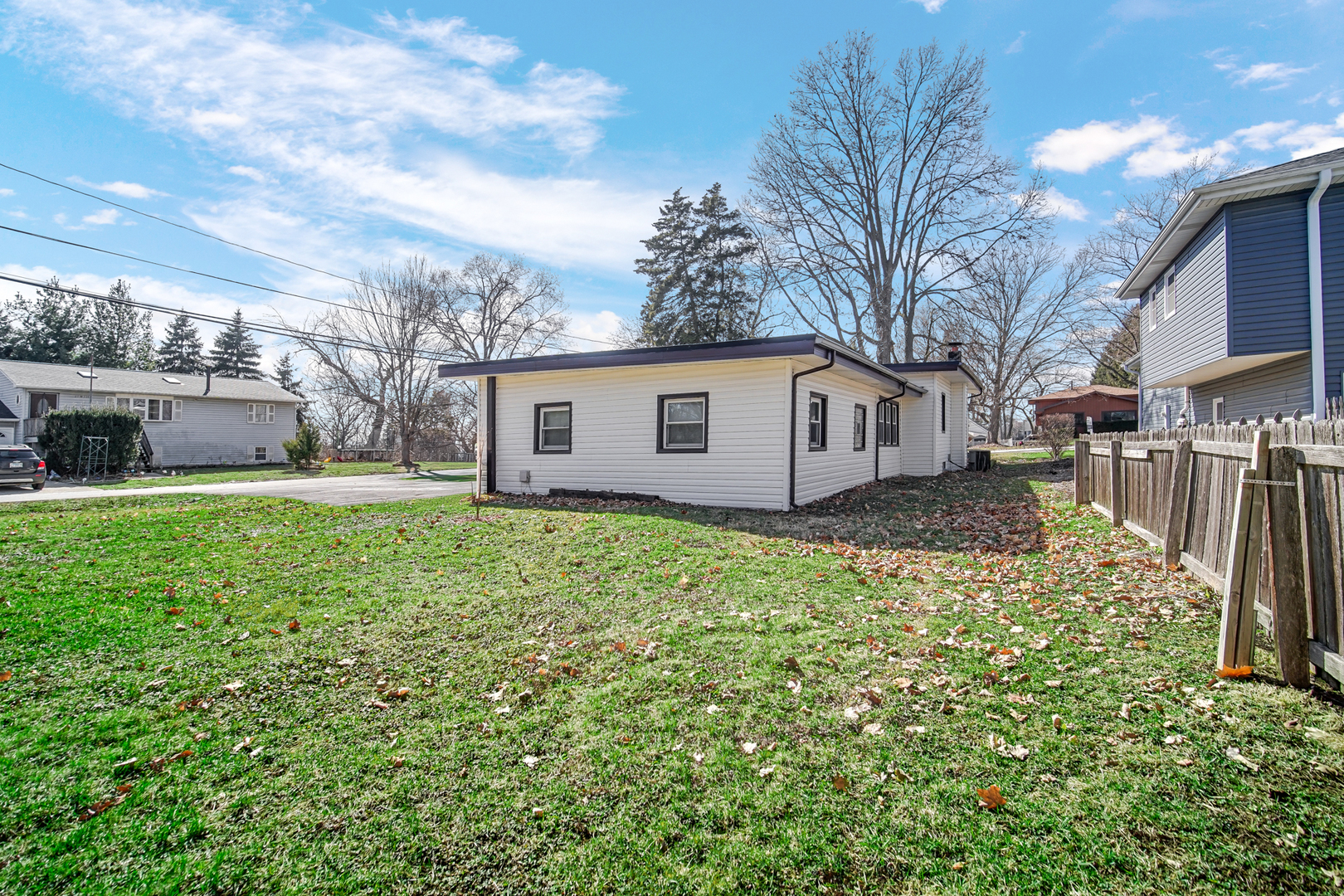 27W726 Central Avenue, Warrenville, IL 60555