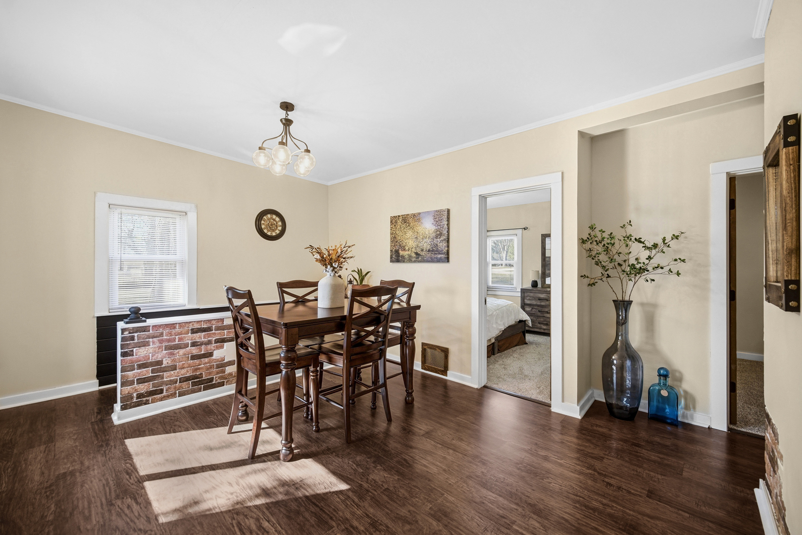 27W726 Central Avenue, Warrenville, IL 60555