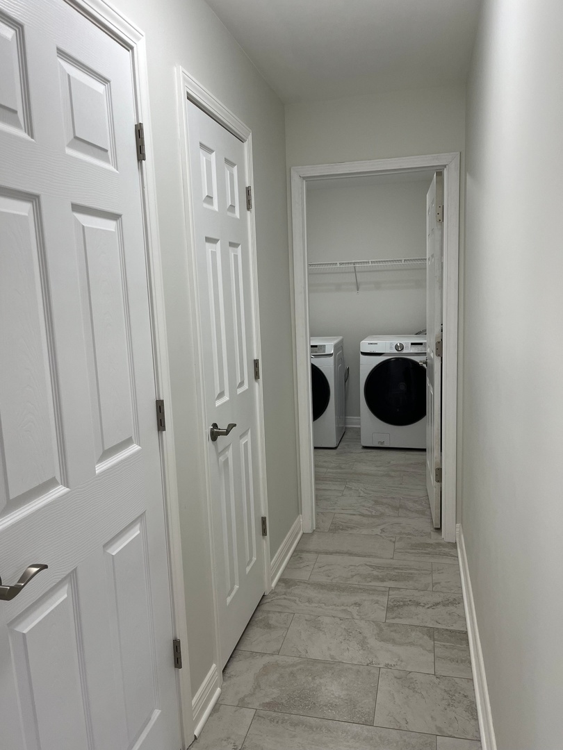 2235 Cheshire Drive, Aurora, IL 60502