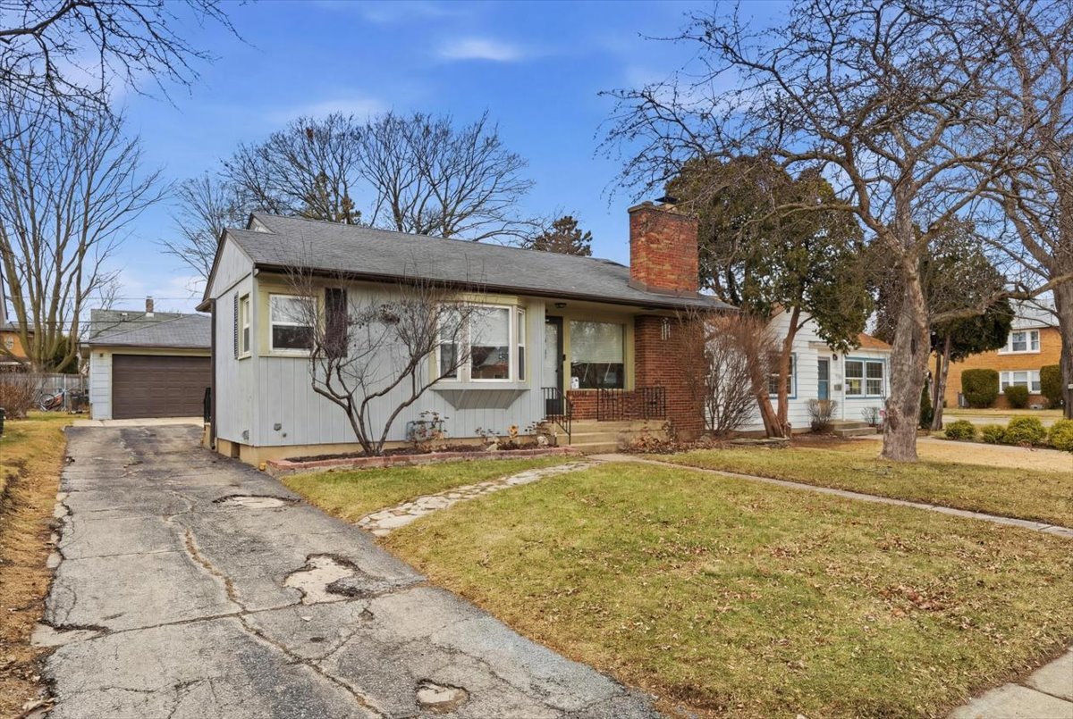 956 Westmoreland Avenue, Waukegan, IL 60085