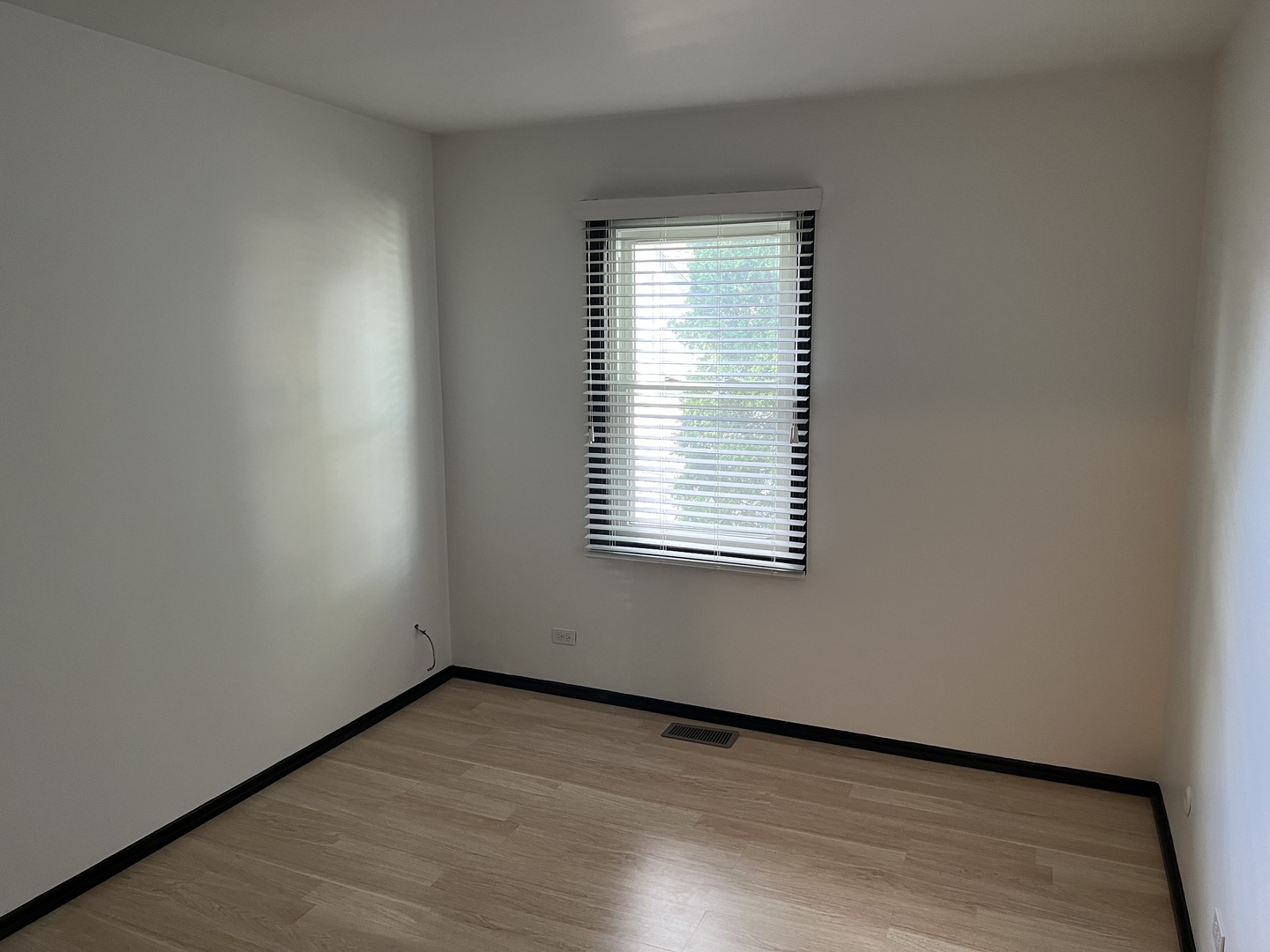 231 Dakota Court #B, Bolingbrook, IL 60440