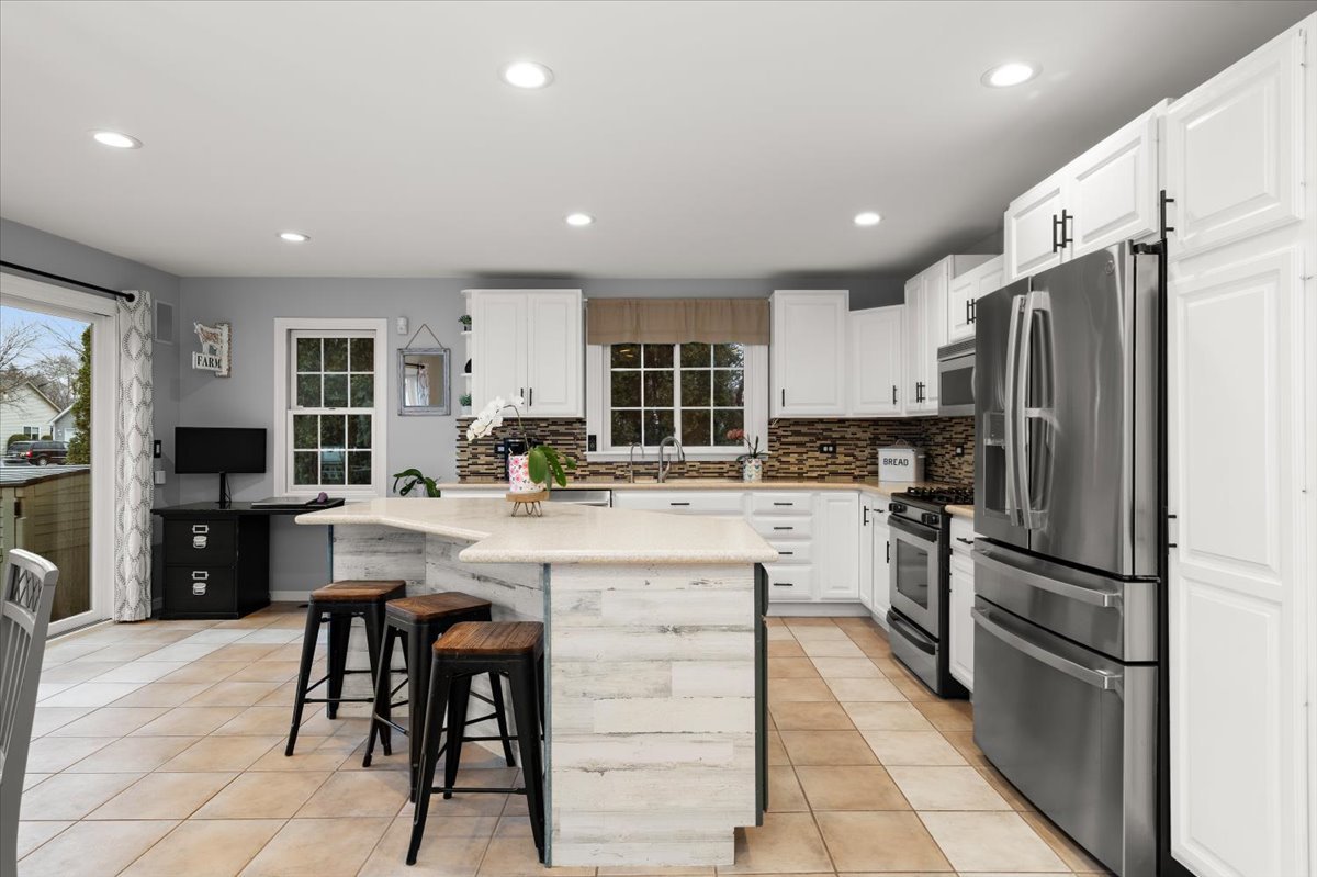 5302 Autumn Way, Johnsburg, IL 60051