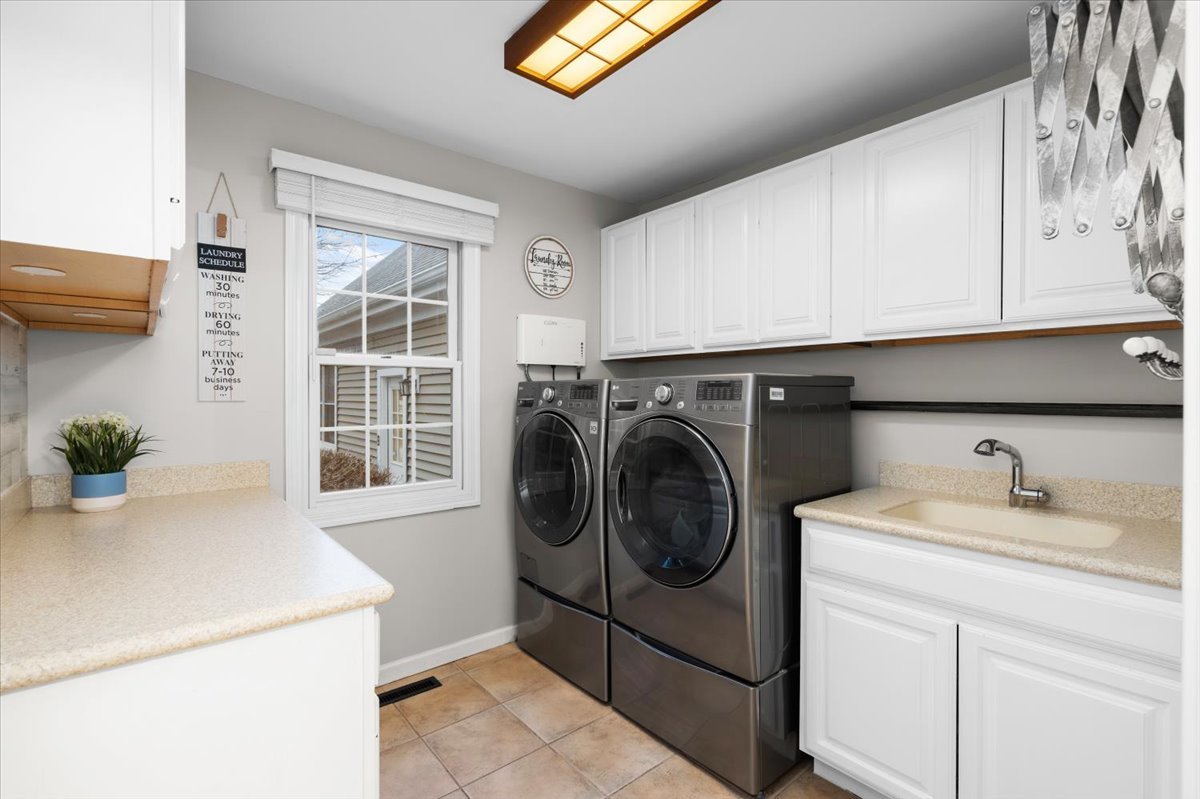 5302 Autumn Way, Johnsburg, IL 60051