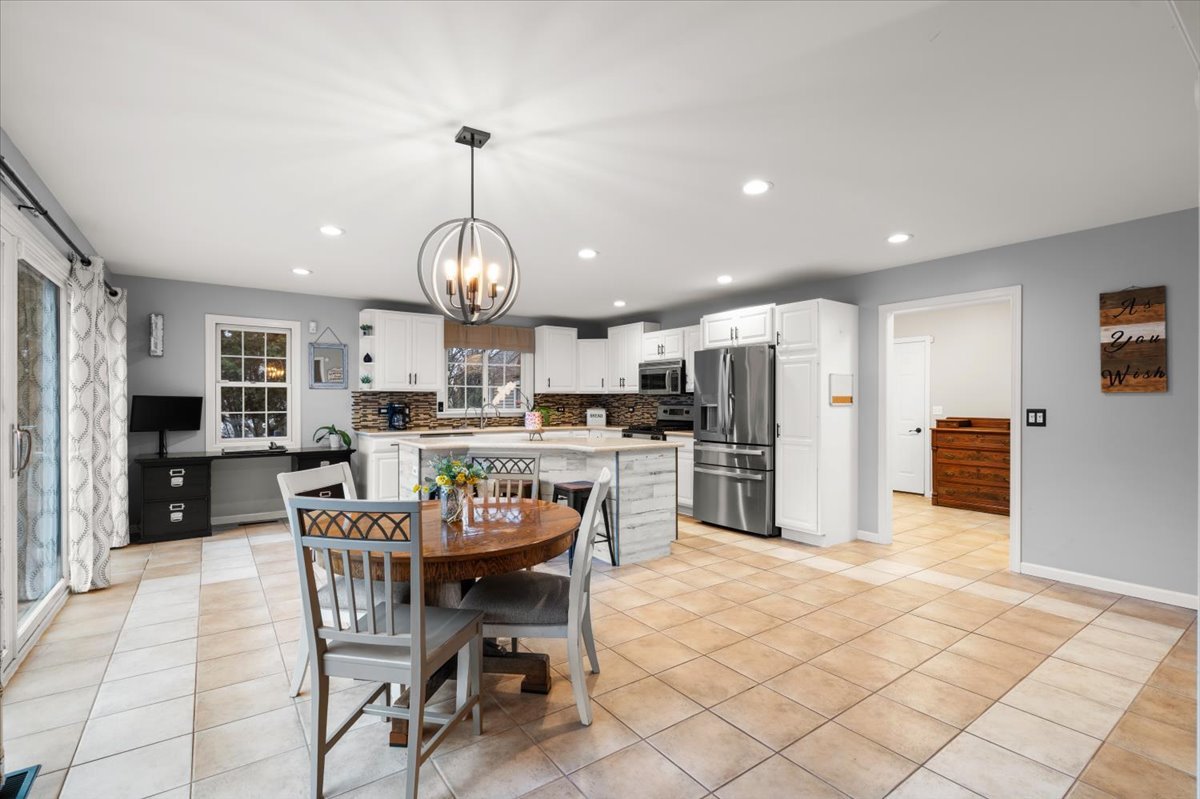 5302 Autumn Way, Johnsburg, IL 60051