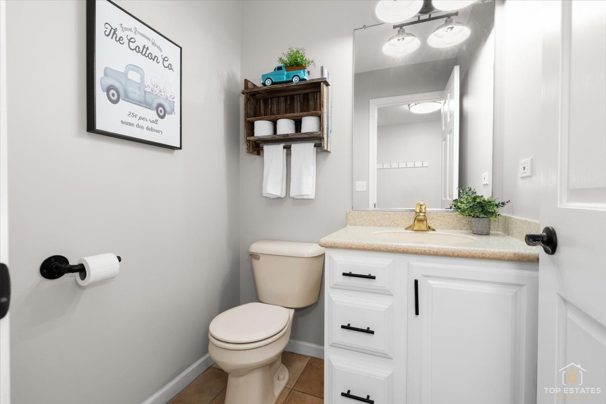 5302 Autumn Way, Johnsburg, IL 60051