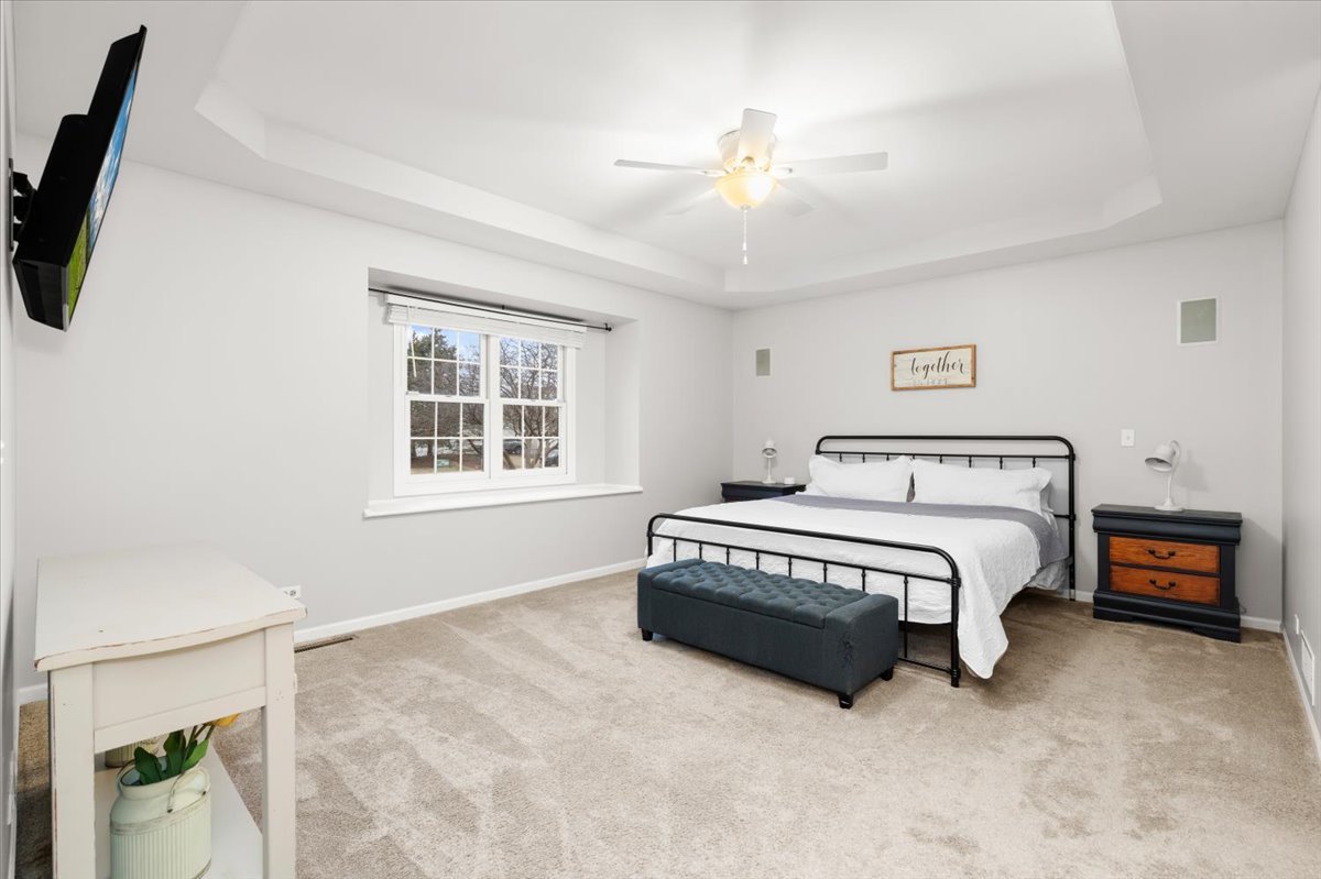 5302 Autumn Way, Johnsburg, IL 60051