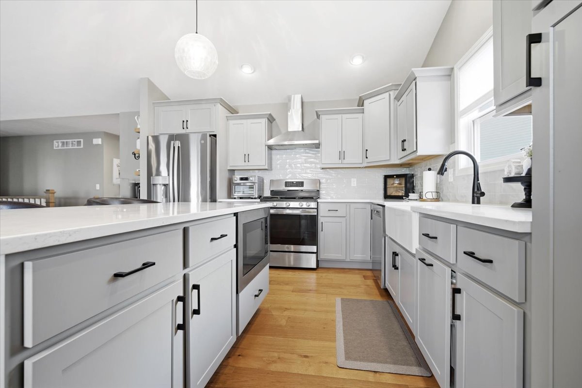 6 Bucktown Court, Bloomington, IL 61705