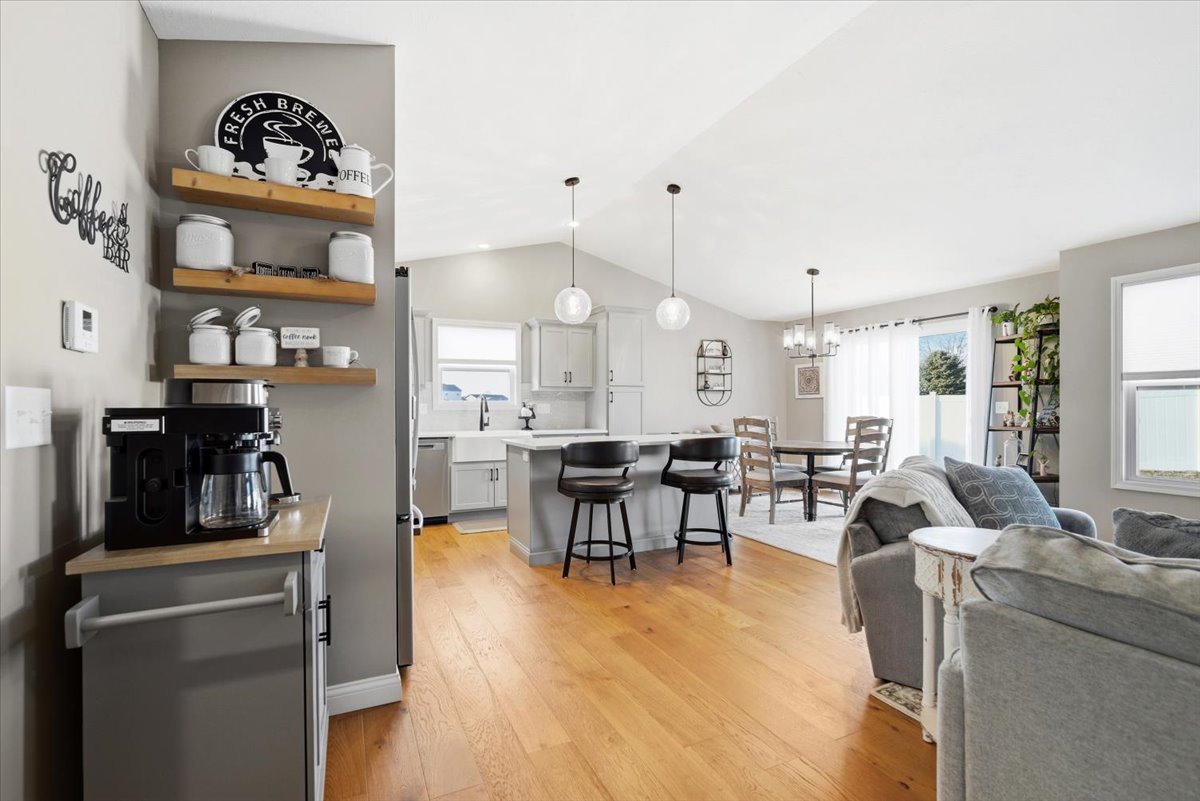 6 Bucktown Court, Bloomington, IL 61705