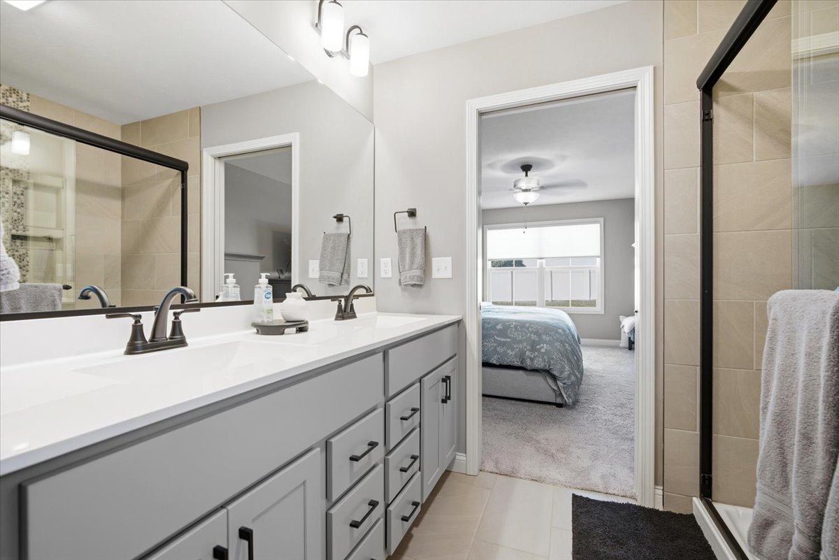 6 Bucktown Court, Bloomington, IL 61705