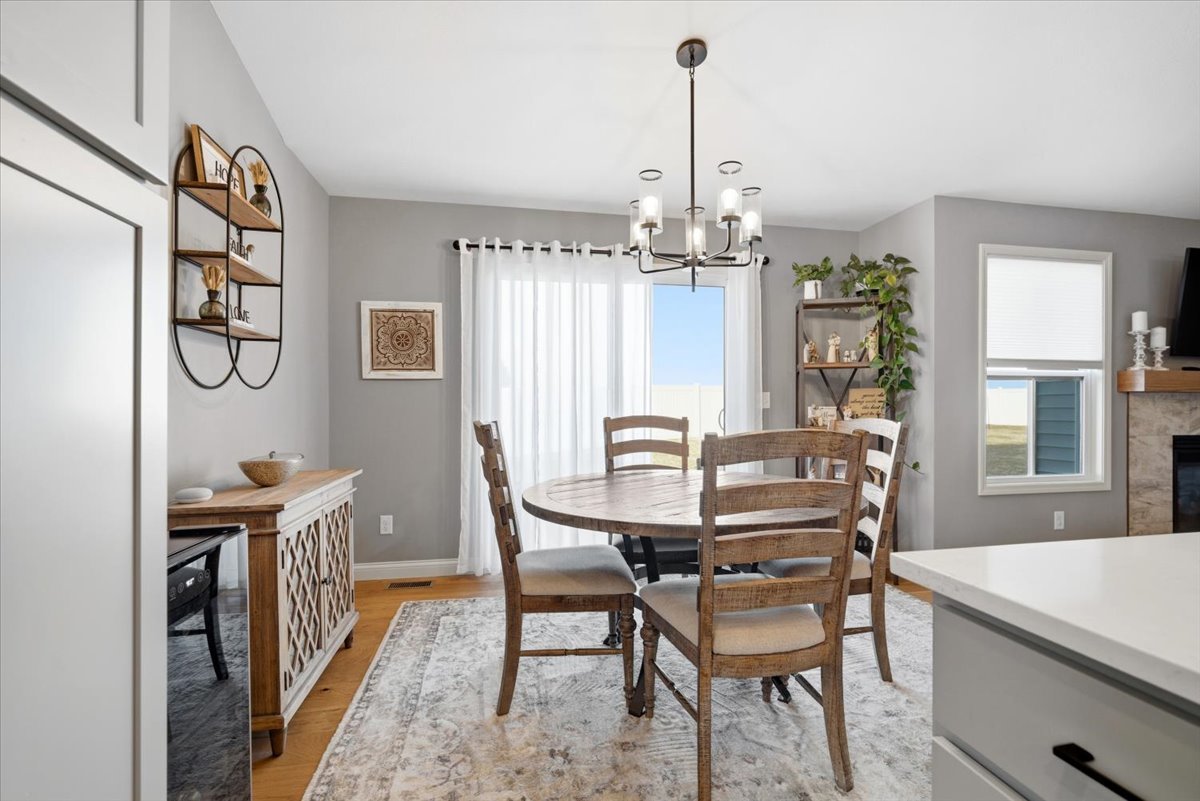 6 Bucktown Court, Bloomington, IL 61705