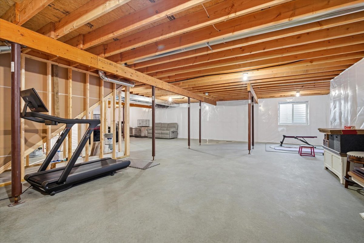 6 Bucktown Court, Bloomington, IL 61705