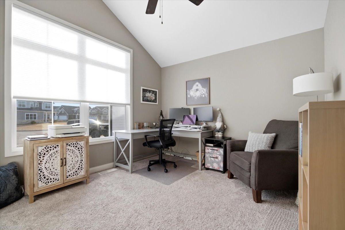 6 Bucktown Court, Bloomington, IL 61705