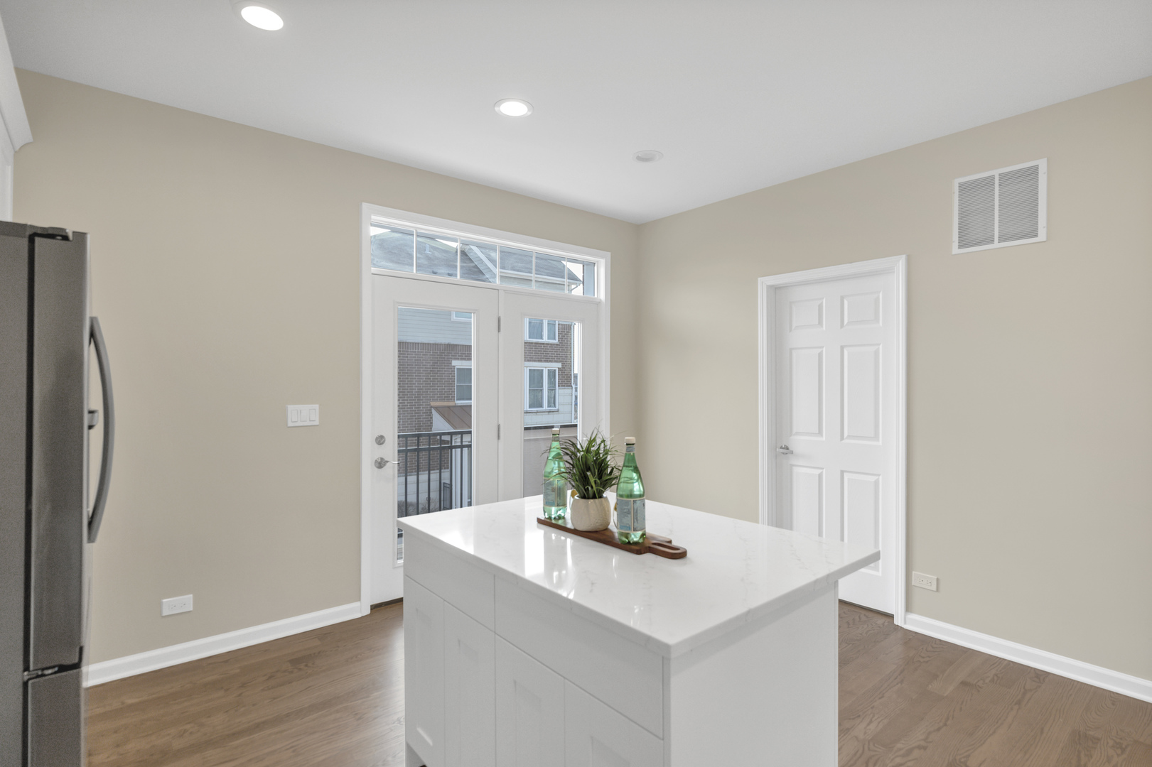 2110 S Crambourne Way, Arlington Heights, IL 60005