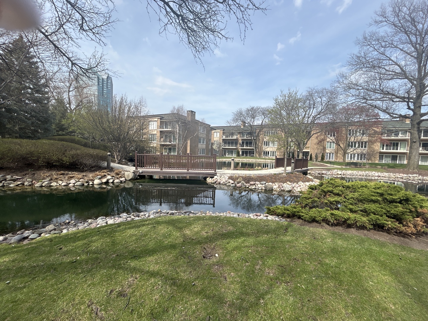 1 Oak Brook Club Drive #A105, Oak Brook, IL 60523