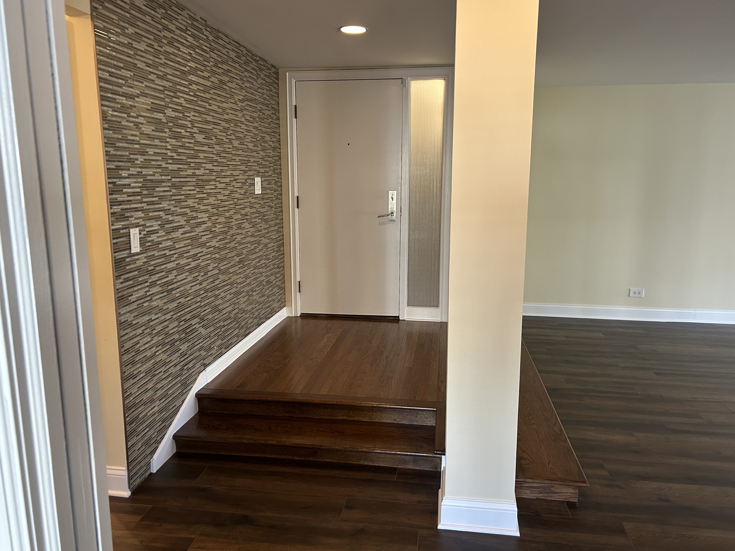 1 Oak Brook Club Drive #A105, Oak Brook, IL 60523