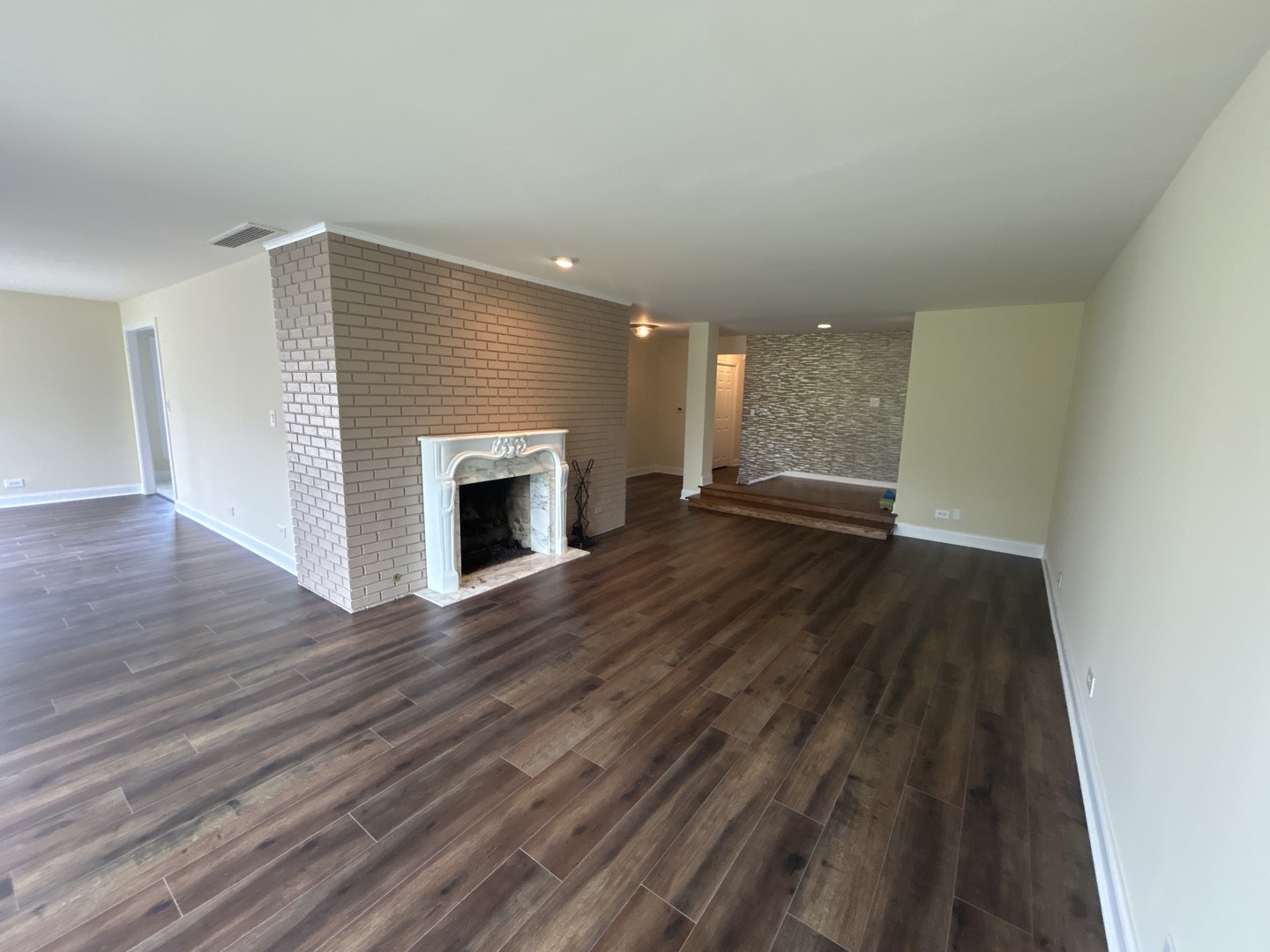 1 Oak Brook Club Drive #A105, Oak Brook, IL 60523