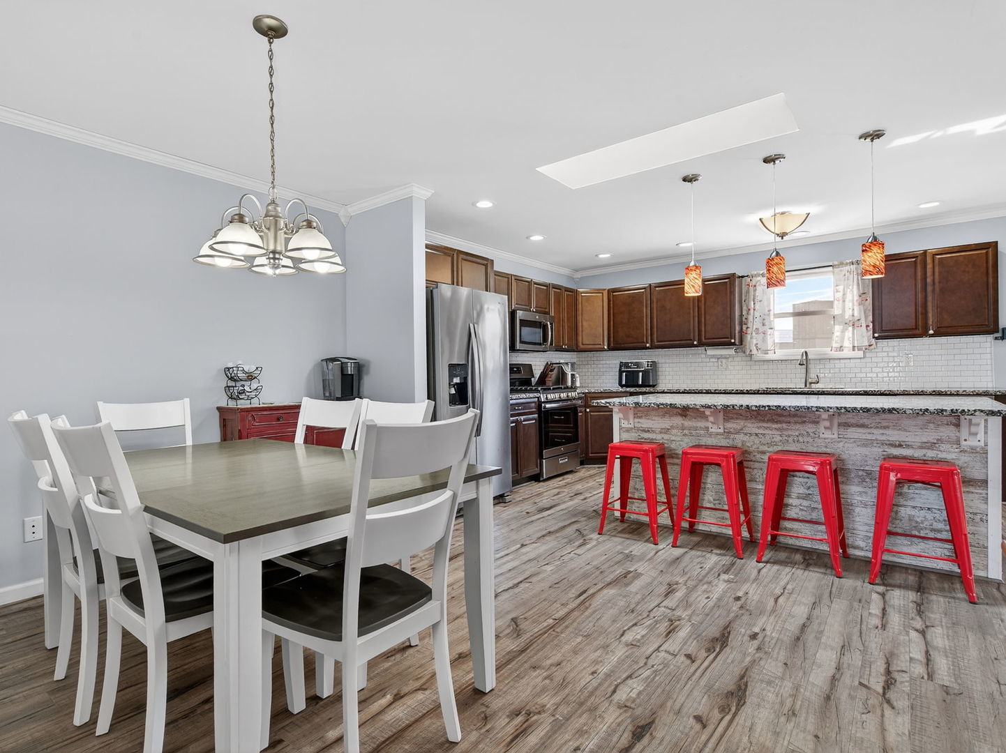 955 E 4th Street, Coal City, IL 60416